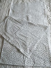 FLANNEL – 1 yd 34″ x 42′ – SMALL 1/8″ SCATTERED BEES ON WHITE – Joanns – Washed