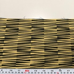 2 pieces Metallic Gold Remnants 7″ & 6″ Cotton Fabric Bundle