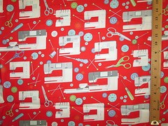 SEWING MACHINES SEWING ITEMS SCISSORS BUTTONS RED COTTON FABRIC FQ