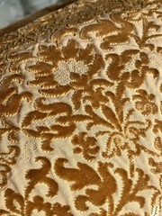 Vintage Yellow Gold Floral Damascus Operated Velvet Dim 48cm X 5.80m €99