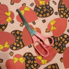 FQ (18″ x 22) Valentines Cotton Fabric Chocolate Candy Box Cranston 2008
