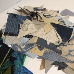 1 Pound 1 Ounces Cotton Print Fabric Quilt Scraps Leftovers Triangles V