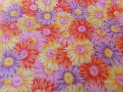 1 YD X 44″ VINTAGE COLORFUL DAISIES/FABRIC TRADITIONS/COTTON NEW #255