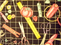 SEWING MAT SEW SUPPLIES THREAD PIN CUSHION BLK COTTON FABRIC FQ