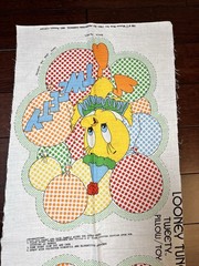 Looney Toons TWEETY BIRD Warner Brother fabric pillow 19” cut out VINGAGE 1981