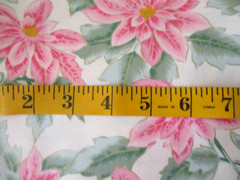 4 YDS SHADES OF PINK POINSETTIAS PALE GREEN LEAVES 100% COTTON