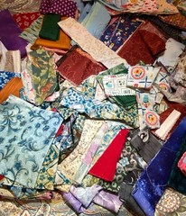Quilt Scrap Lot 3 lb mixed 2″ + strips cotton calico prints strips floral fun