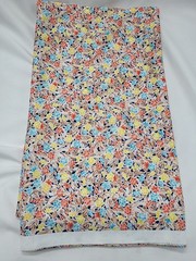 4.5 Lbs. Of Vintage Fabric – 6 Designs – Florals, Solid, Multicolored
