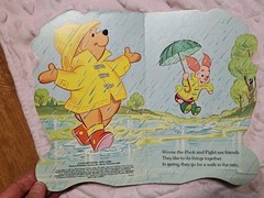 Days of Hunny Disney`s Winnie the Pooh Used 15×26 Inch Changing Pad & Book 1981