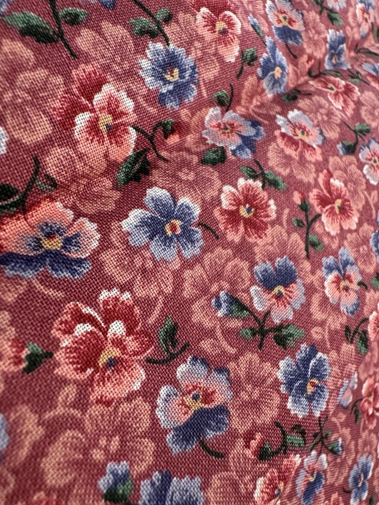 VIP Cotton Fabric Cranston PANSIES Dense FLORAL Pink Mauve Lavender 40″ x 44″
