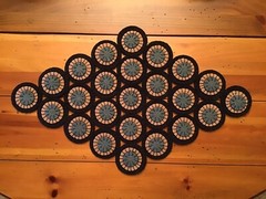 PRIM WOOL FELT PENNY RUG TABLE RUNNER CANDLE MAT BLACK, CAMEL AND COLONIAL BLUE