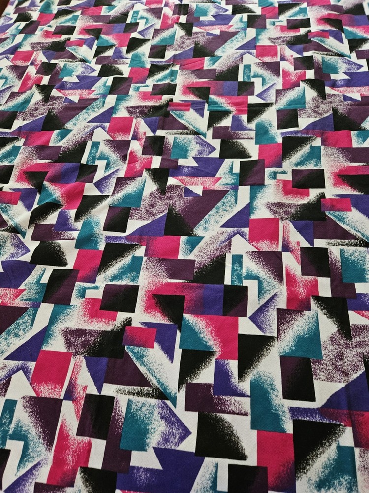 VTG HTF Burlington Studios Prints Abstract Print Poly Fabric 2 Yards 15″ X 65″W