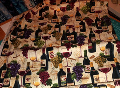 Wine Fabric 100% Designer Cotton – Grapes – Wine Bottles – Wine Glasses