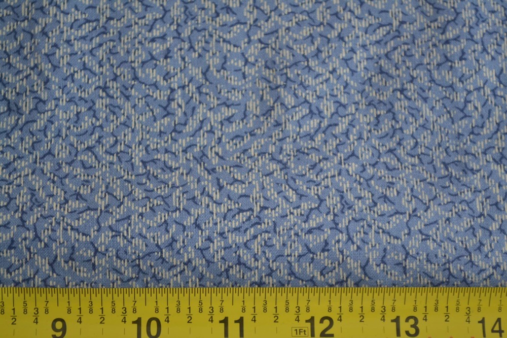 By 1/2 Yd, Cream on Blue Cotton, Thimbleberries/Northern Lights/Jensen, B44