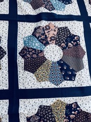 VTG Cranston Cheater Patchwork DITZY Florals 8 Dresden Plate 7 ½ ” Squares BTHY