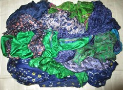LOT PURE SILK Antique Vintage Sari REMNANT Fabrics 100 GRAMS Navy Blue Green