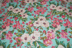 DAVID TEXTILES * Quality Cotton Floral Fabric * Cheery All-Over Floral * 2.5 yds