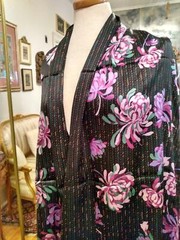 4 PANELS 36″ x 43″ SILK CHARMEUSE MULTI COLOR MUMS ON BLK ITALIAN DESIGNER PRINT