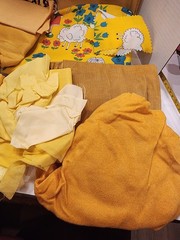 Vtg 2.4lb Mixed Lot Yellow Retro Fabric Remnants Scraps Sewing Crafts Quilting