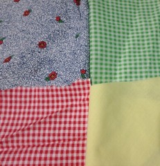 8 lb 14 oz Box Large Sections Blue Floral Red Green Check Solid Yellow FSBTB105