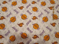 LA LAKERS NBA 44″ WIDE 100% COTTON 1 YARD PIECE BRAND NEW DESIGN