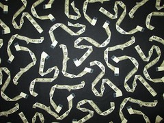 MEASURING TAPES TAPE MEASURES SEWING ITEMS WAVY BLACK COTTON FABRIC BTHY