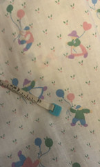 VTG 70-80`s Pastel Sunbonnet Kids W/ Balloons Juvenile Fabric 45″ x 108″