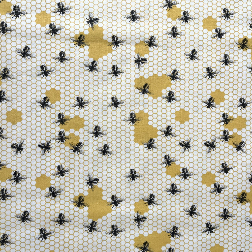 Keepsake Calico Bees in the Honeycomb Cotton Fabric – 26″ x 44″