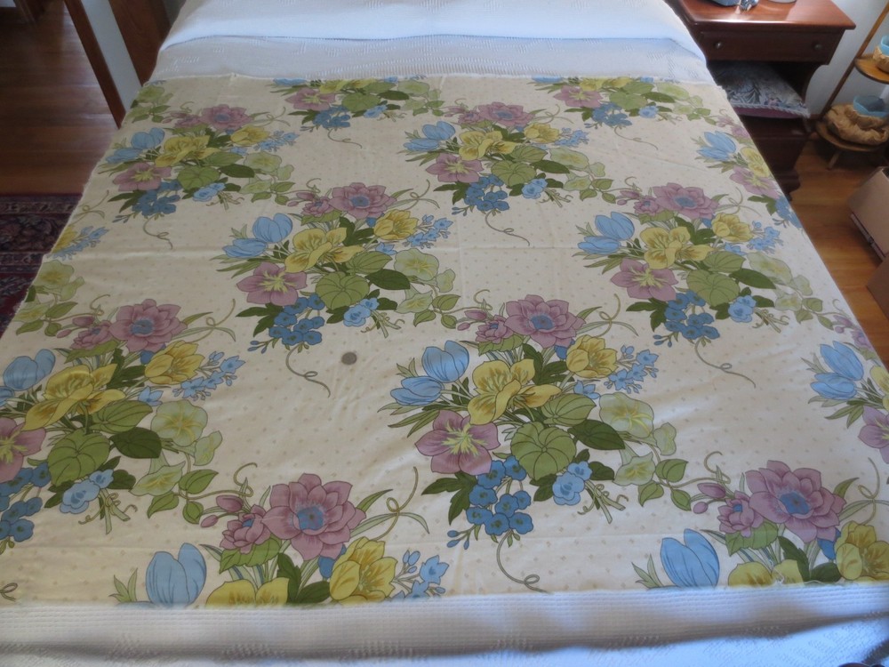 4793. House ‘n Home FLORAL BOUQUETS Home Decor COTTON FABRIC – 60″ x 1-3/8 yds.