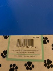 BRAND NEW CREATE IT 100% COTTON PAW PRINT PRECUT SEWING AND CRAFT FABRIC 18″X21