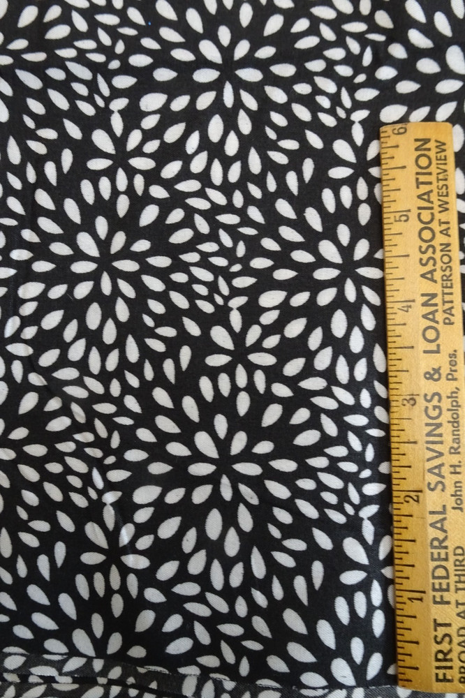 Cotton Poly Fabric 3-1/2 yds x 45″ wide Black & White Tear/Rain Drops Design