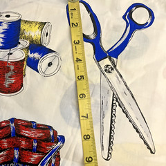VTG LARGE SCALE Sewing Theme Sewing Machine Buttons Thimble Scissors 44″x25″