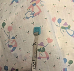 VTG 70-80`s Pastel Sunbonnet Kids W/ Balloons Juvenile Fabric 45″ x 108″