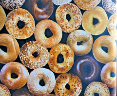 Loads Bagels realistic food cotton quilting fabric bhy x 43″ w yummy breakfast