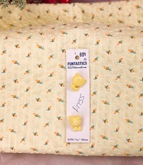 Vtg Yellow Rose TEXTURED Cotton Fabric 40-1/4×55-1/2″ KITTEN Buttons **READ**