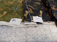 3 PC QUILT BUNDLE 100% COTTON “BACK YARD FRIENDS” RED ROOSTER FABRIC-CATS -LOT