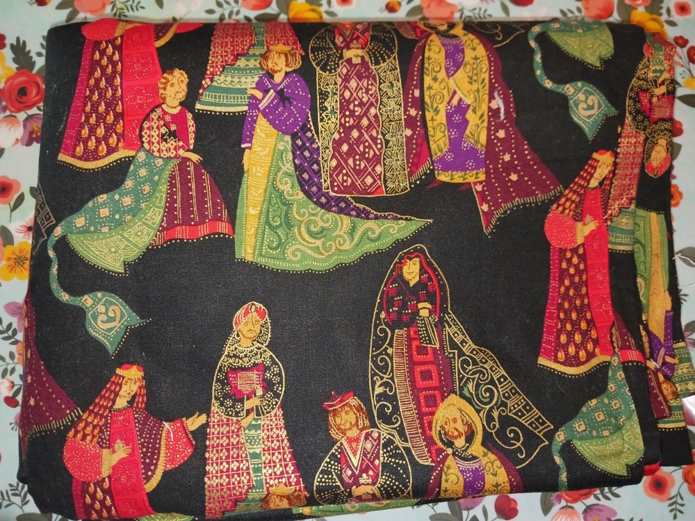 Vintage Christmas Fabric – Royalty Pattern w/ Gold Accents, 1990’s Hancock MN