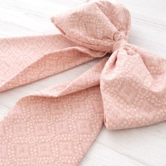 Big Puffy Bow, 21”x15”.