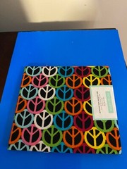 BRAND NEW CREATE IT 100% COTTON PEACE SIGN PRECUT SEWING AND CRAFT FABRIC 18X21