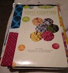 Daisy Kingdom Yo Yo Rosettes Craft Kit Makes 86-2″ Yo yo’s Cotton Fabric