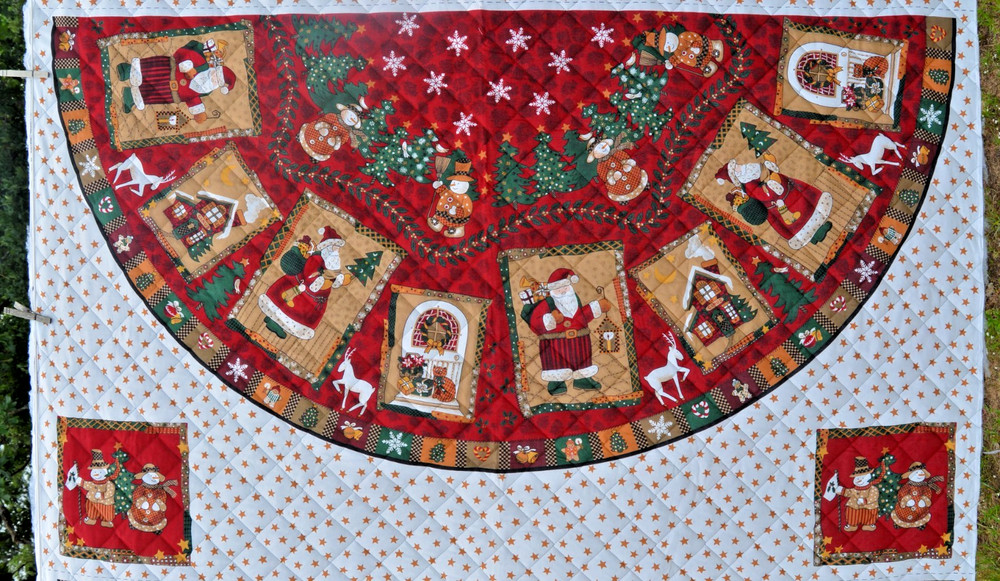 prequilted Ozark Christmas Christmas tree skirt fabric panel Fabri-Quilt