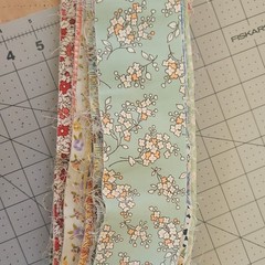 1930s Vintage Style 2 1/2″ × WOF Fabric Pre-cut Strips 62 Pieces