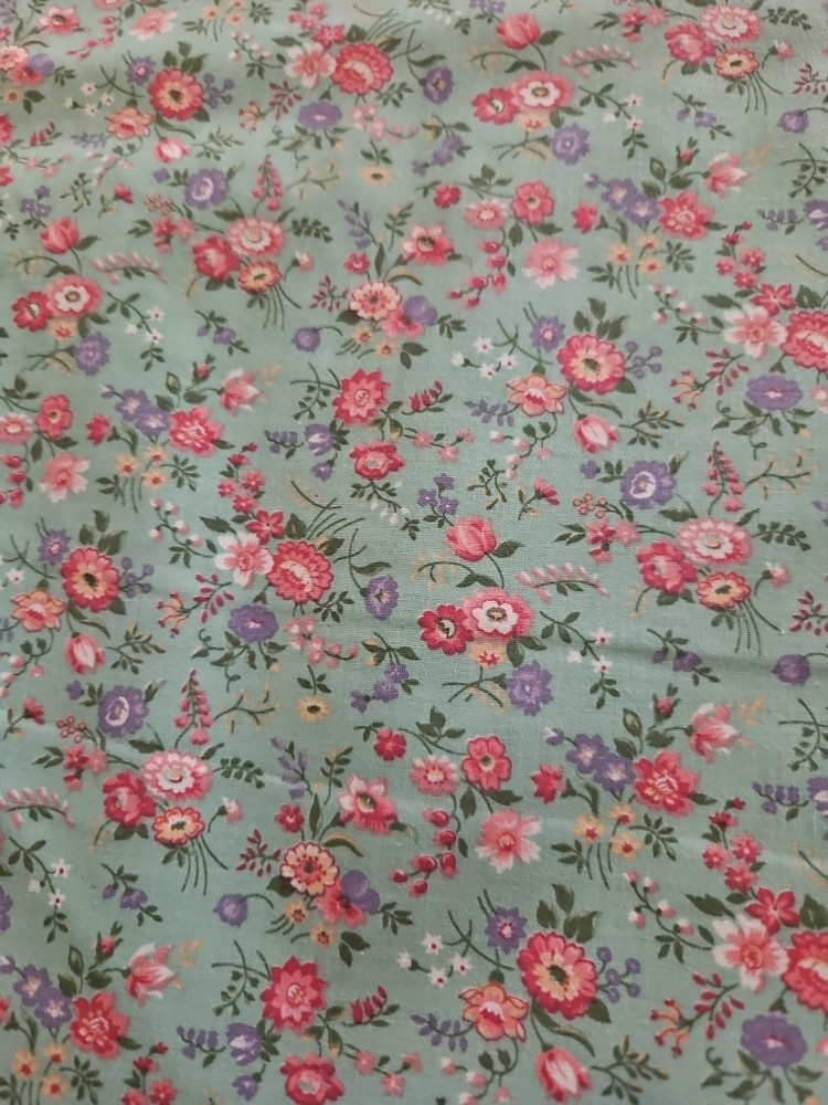 VTG Pretty Multicolor Ditsy Flowers On Green Cotton Fabric 2.75 Yrds X 45″Wide