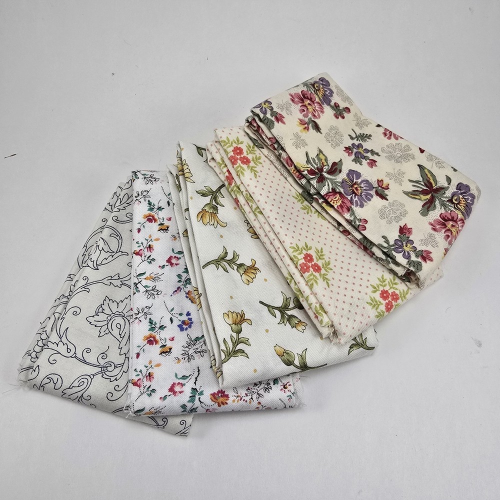 Fat Quarter Bundle Lot Of 5 Low Volume Floral 100% Cotton Flowers Botanical
