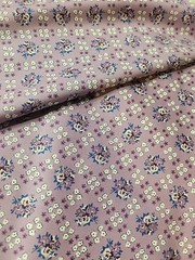 Quilters Cotton Fabric Connecting Threads 44″ Lattice Bouquet Dahlia Purple