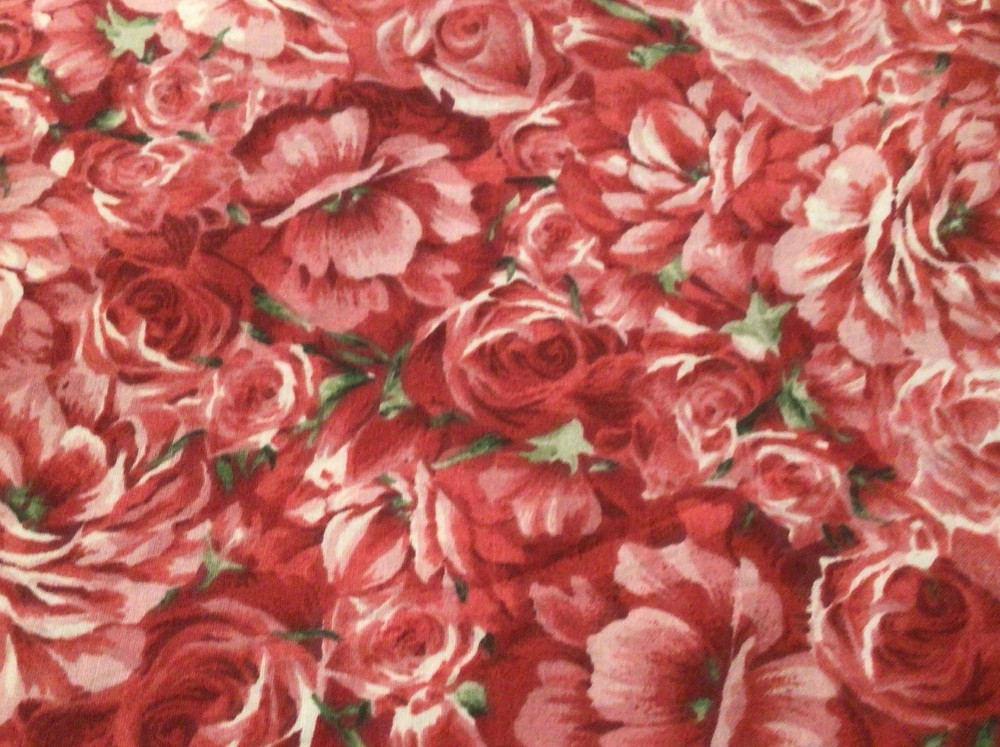 VTG Roses cotton fabric 42” Wide X 7 Yards Medium To Light Weight