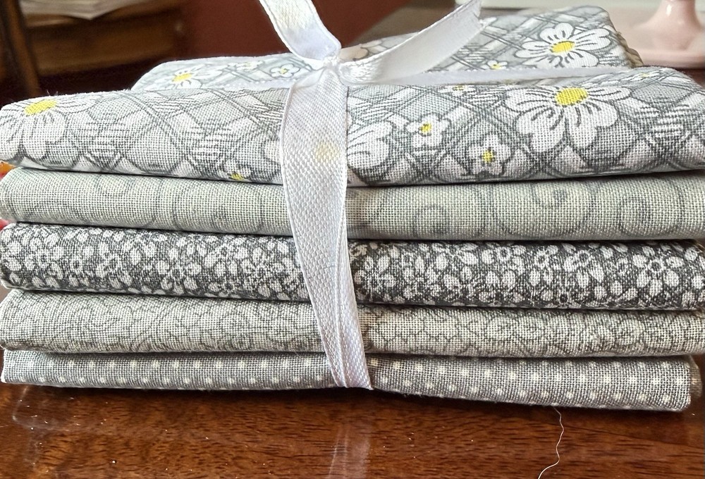 Fat Quarters – 5 Designs