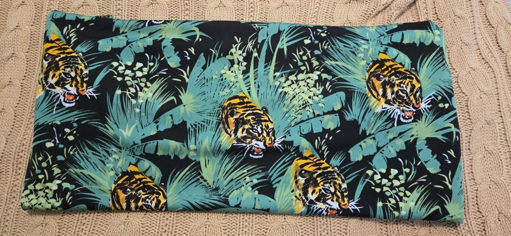 Vintage Rosewood Fabrics Inc. Lightweight Cheetah Animal Print Fabric 60″ × 124″