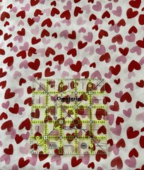 Fern Cottage FAT QUARTER Fabric Valentine PInk and Red Hearts $1.32 shipping