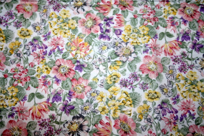 MIXED, MULTICOLORED FLORALS FROM THE LONDON COLLECTION – 100% COTTON FABRIC